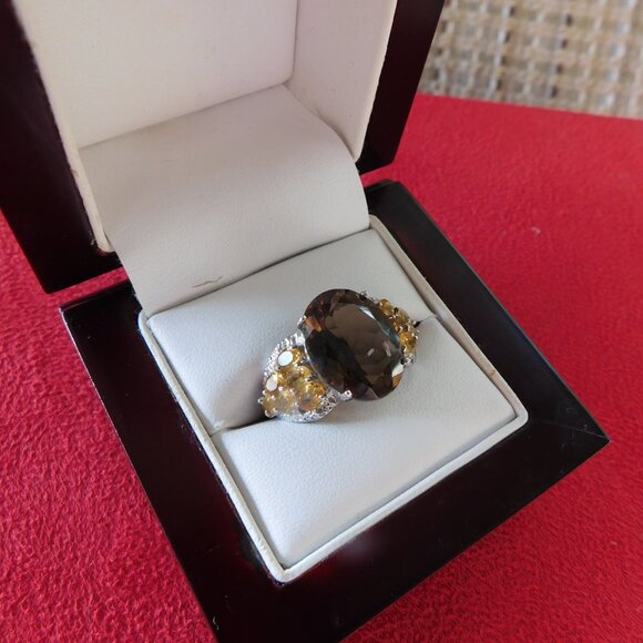 For Sale Ladies AG 925 Topaz Ring - Picture 2 of 4